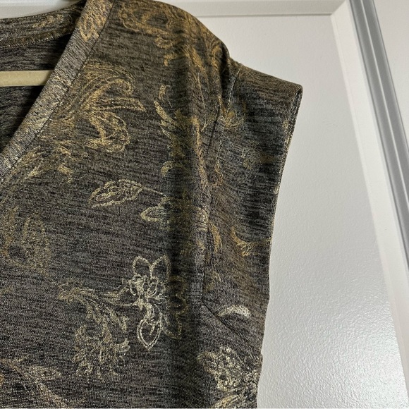 White House Black Market Metallic Floral Print V-Neck Top Small - Picture 5 of 11